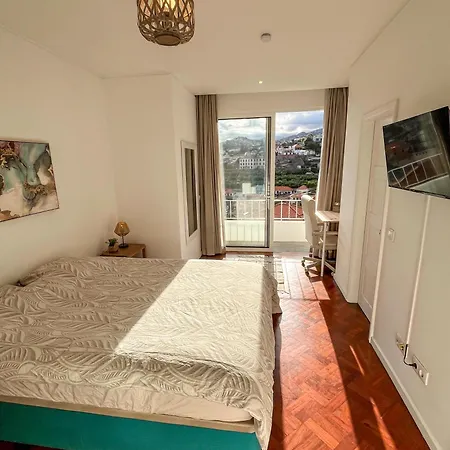 The Luzia House - Sunny 4br With Gardens, Terraces, Ac, On-site Parking 別荘 *