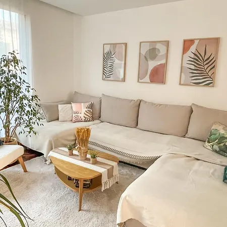 The Luzia House - Sunny 4br With Gardens, Terraces, Ac, On-site Parking * フンシャル