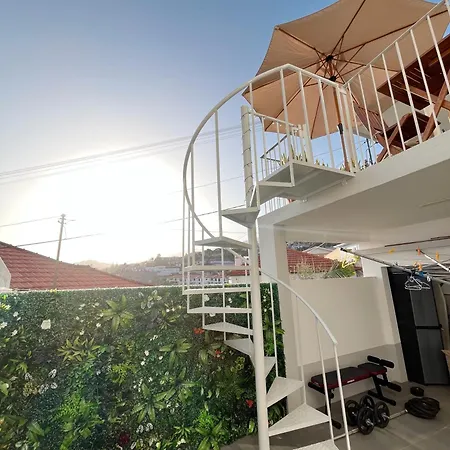 別荘 The Luzia House - Sunny 4br With Gardens, Terraces, Ac, On-site Parking *