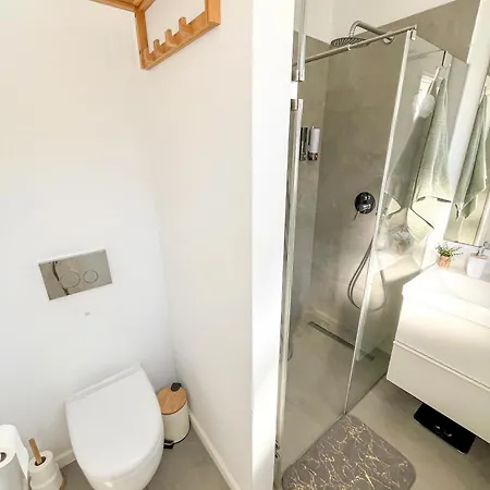 The Luzia House - Sunny 4br With Gardens, Terraces, Ac, On-site Parking Funchal (Madeira)
