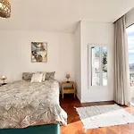 The Luzia House - Sunny 4br With Gardens, Terraces, Ac, On-site Parking 度假居 丰沙尔