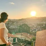 The Luzia House - Sunny 4br With Gardens, Terraces, Ac, On-site Parking 度假居 丰沙尔
