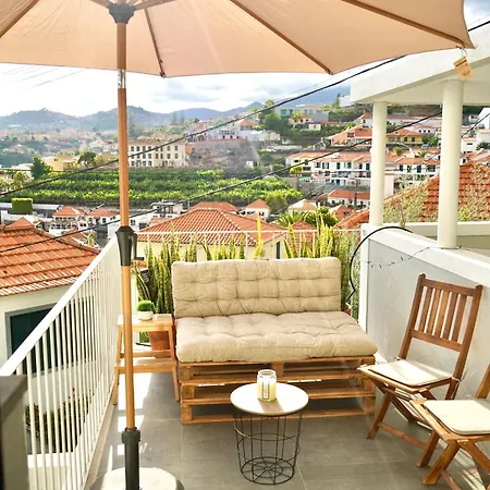 Feriehus The Luzia House - Sunny 4br With Gardens, Terraces, Ac, On-site Parking *