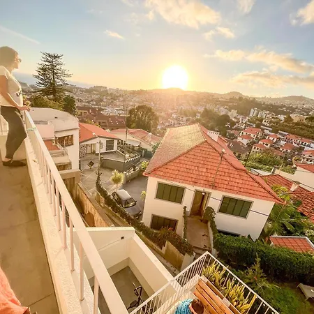 The Luzia House - Sunny 4br With Gardens, Terraces, Ac, On-site Parking Dom wakacyjny *