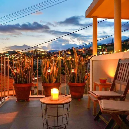 Feriehus The Luzia House - Sunny 4br With Gardens, Terraces, Ac, On-site Parking Funchal (Madeira)