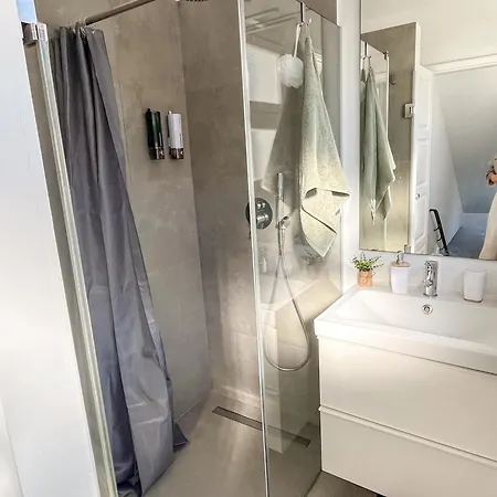 The Luzia House - Sunny 4br With Gardens, Terraces, Ac, On-site Parking *