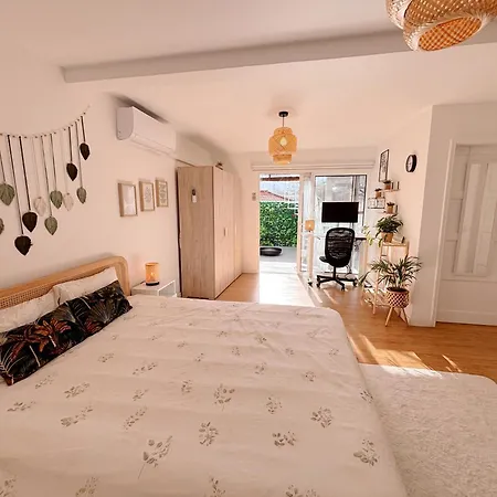 The Luzia House - Sunny 4br With Gardens, Terraces, Ac, On-site Parking בית נופש פונשל