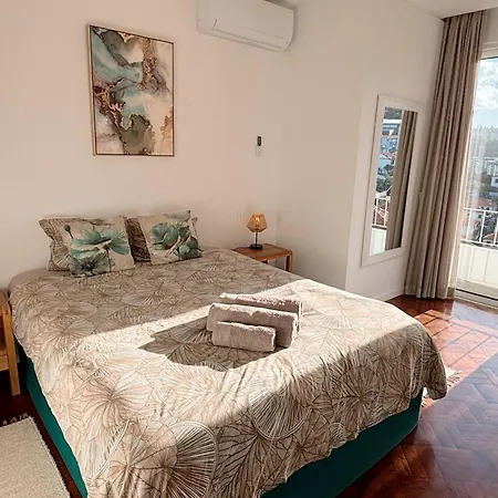 בית נופש The Luzia House - Sunny 4br With Gardens, Terraces, Ac, On-site Parking פונשל