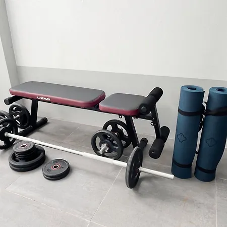 Feriehus The Luzia House - Sunny 4br With Gardens, Terraces, Ac, On-site Parking