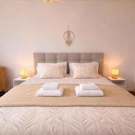 The Luzia House - Sunny 4br With Gardens, Terraces, Ac, On-site Parking