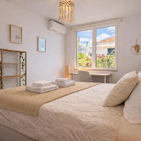Holiday home The Luzia House - Sunny 4br With Gardens, Terraces, Ac, On-site Parking