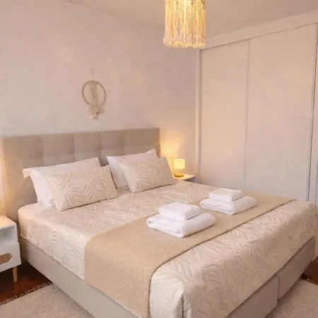 The Luzia House - Sunny 4br With Gardens, Terraces, Ac, On-site Parking * Funchal (Madeira)