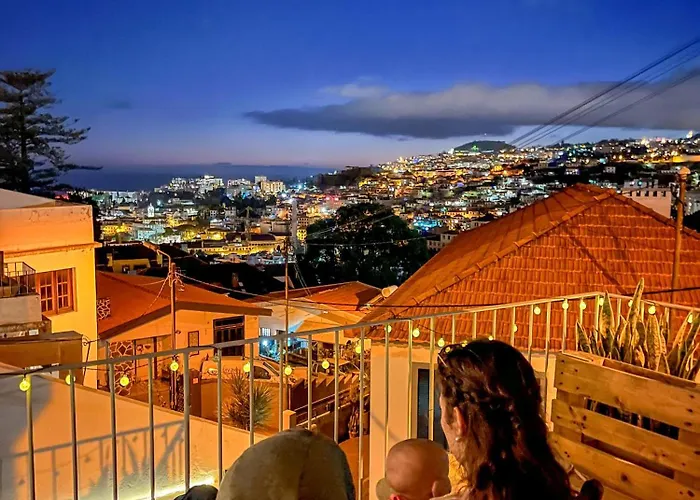 The Luzia House - Sunny 4br With Gardens, Terraces, Ac, On-site Parking * Funchal