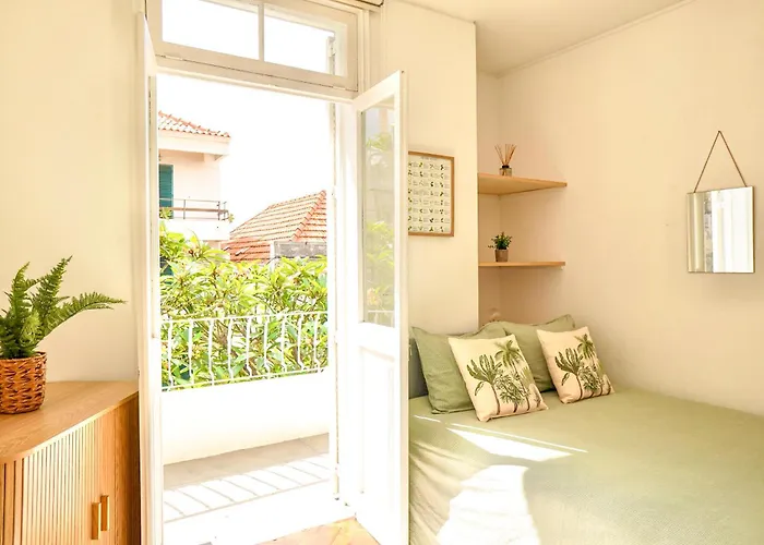 The Luzia House - Sunny 4br With Gardens, Terraces, Ac, On-site Parking Tatil Evi *