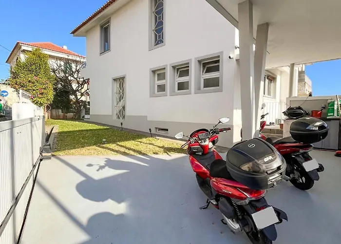 Tatil Evi The Luzia House - Sunny 4br With Gardens, Terraces, Ac, On-site Parking *