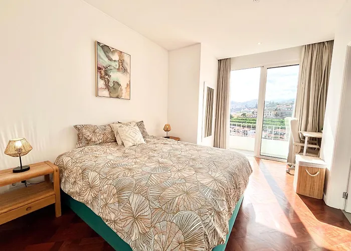 The Luzia House - Sunny 4br With Gardens, Terraces, Ac, On-site Parking