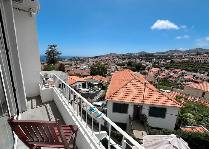 The Luzia House - Sunny 4br With Gardens, Terraces, Ac, On-site Parking * Funchal