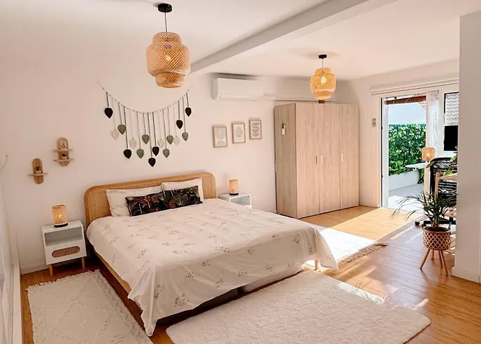 The Luzia House - Sunny 4br With Gardens, Terraces, Ac, On-site Parking *