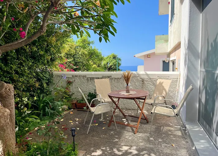 The Luzia House - Sunny 4br With Gardens, Terraces, Ac, On-site Parking *