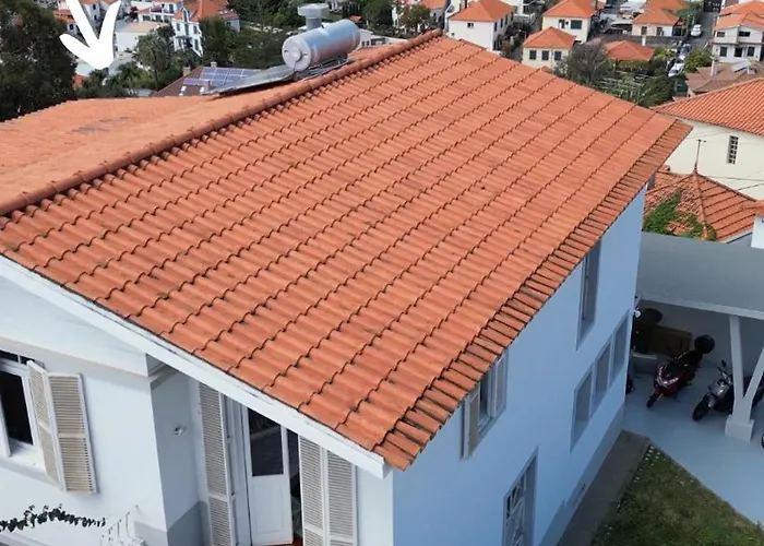 The Luzia House - Sunny 4br With Gardens, Terraces, Ac, On-site Parking Casa de Férias *