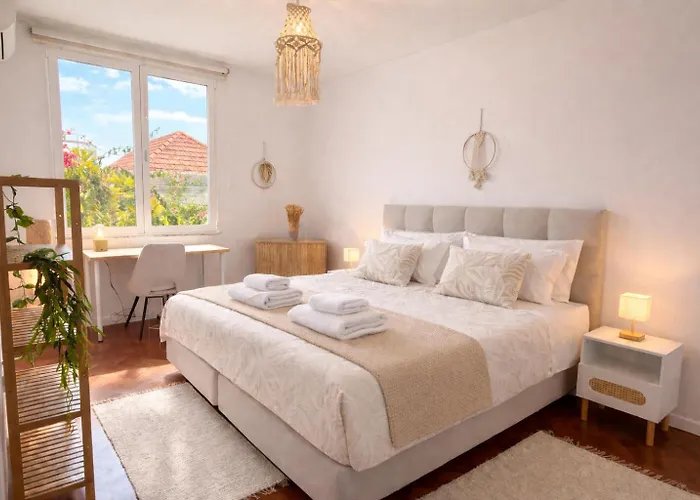 The Luzia House - Sunny 4br With Gardens, Terraces, Ac, On-site Parking *