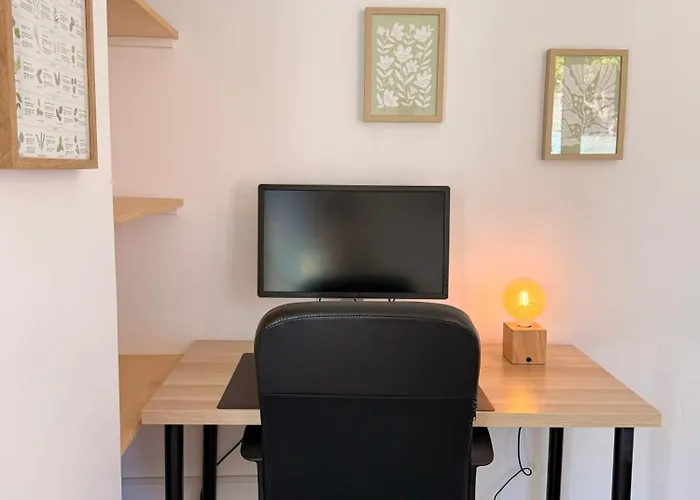 The Luzia House - Sunny 4br With Gardens, Terraces, Ac, On-site Parking