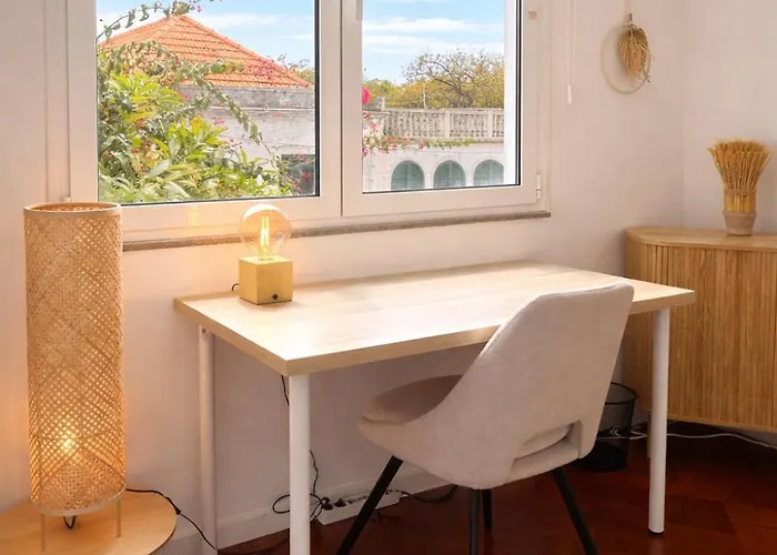 The Luzia House - Sunny 4br With Gardens, Terraces, Ac, On-site Parking