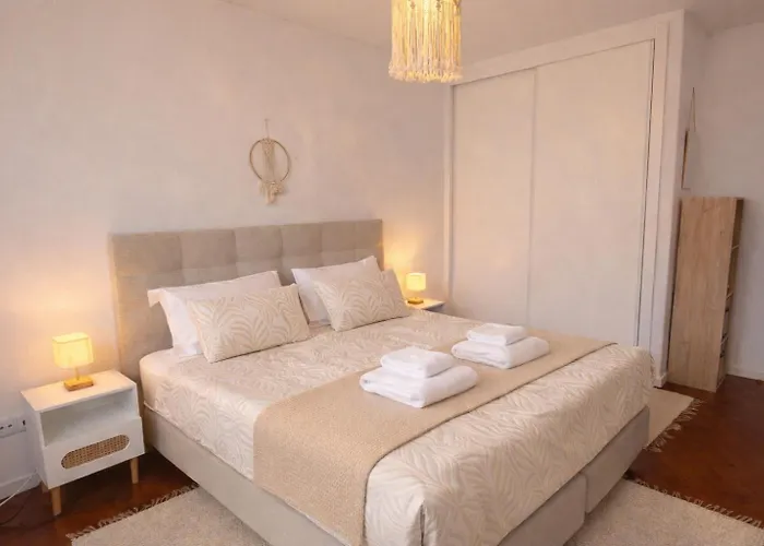 The Luzia House - Sunny 4br With Gardens, Terraces, Ac, On-site Parking * Funchal (Madeira)