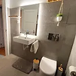 펜션 The Luzia House - Sunny 4br With Gardens, Terraces, Ac, On-site Parking *