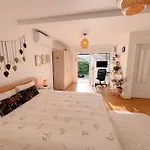 The Luzia House - Sunny 4br With Gardens, Terraces, Ac, On-site Parking 펜션 푼샬
