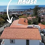 The Luzia House - Sunny 4br With Gardens, Terraces, Ac, On-site Parking 펜션 푼샬