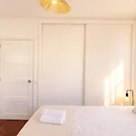 펜션 The Luzia House - Sunny 4br With Gardens, Terraces, Ac, On-site Parking 푼샬