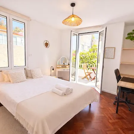 The Luzia House - Sunny 4br With Gardens, Terraces, Ac, On-site Parking 푼샬